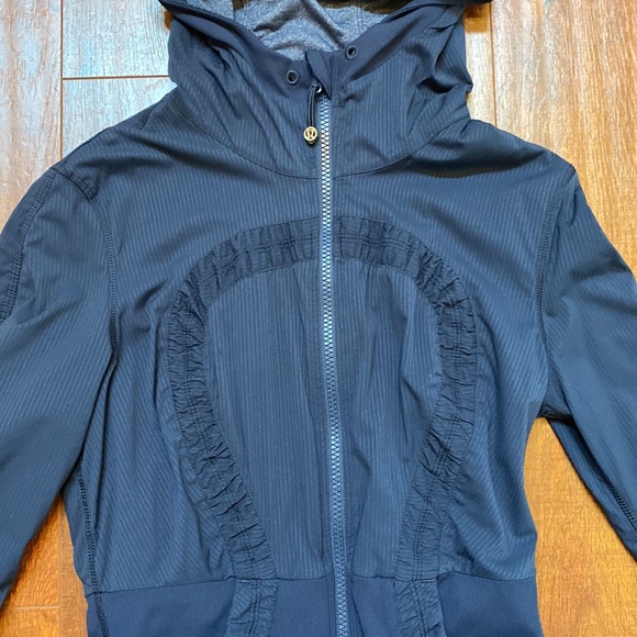 Lululemon Reversible Jacket - Picture 3 of 11